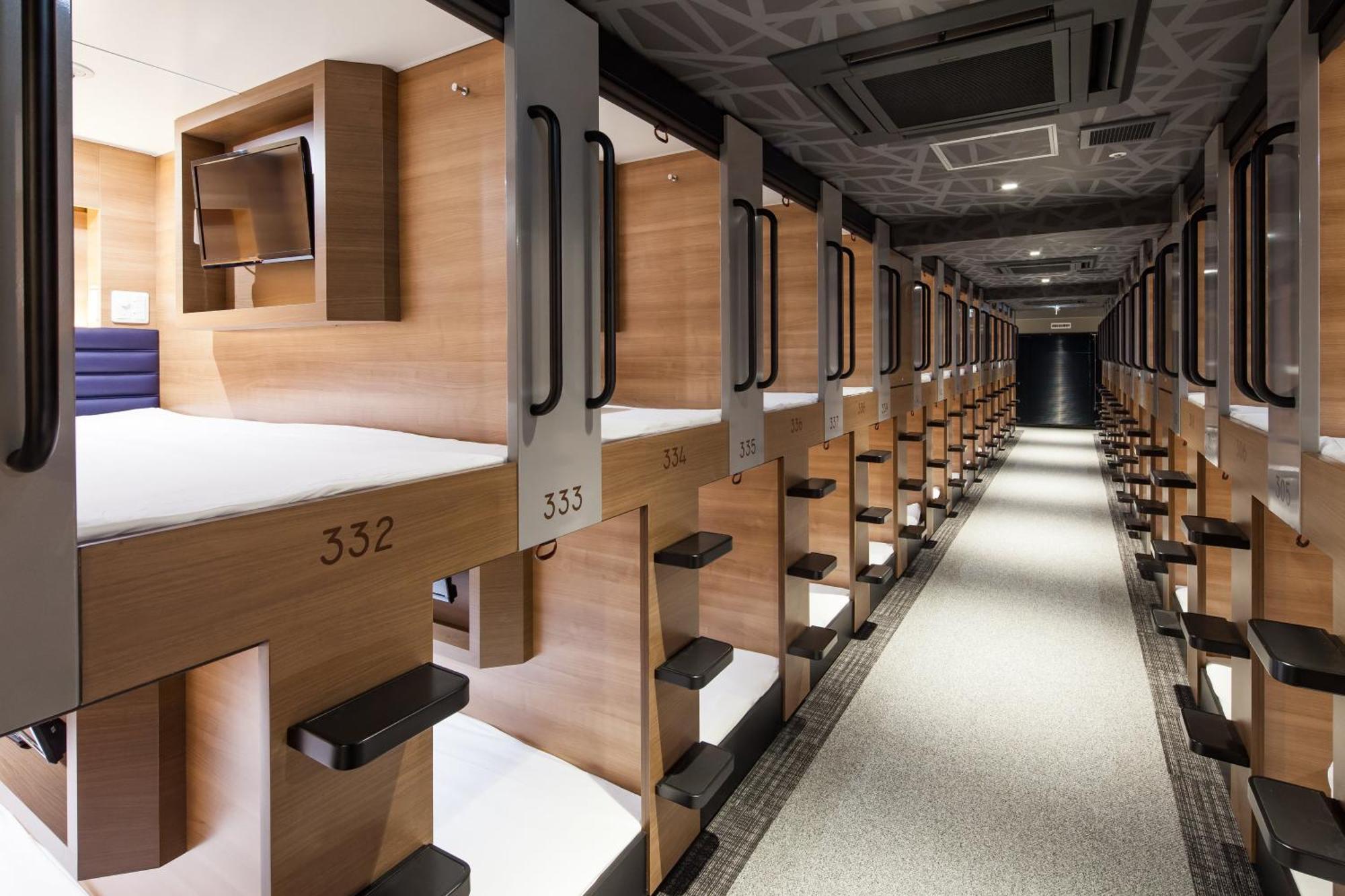 Y'S Cabin Osaka Namba Екстериор снимка