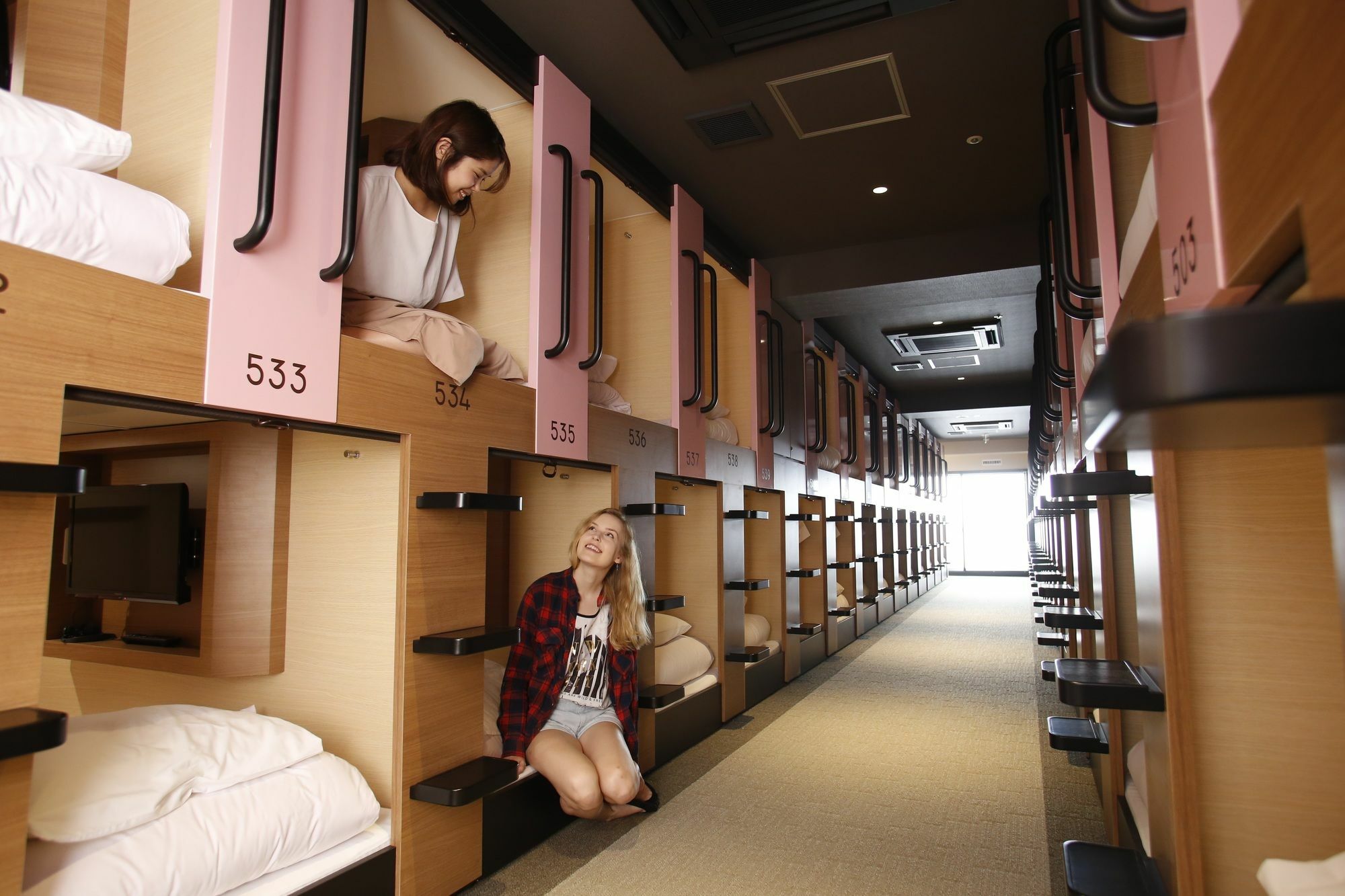 Y'S Cabin Osaka Namba Екстериор снимка