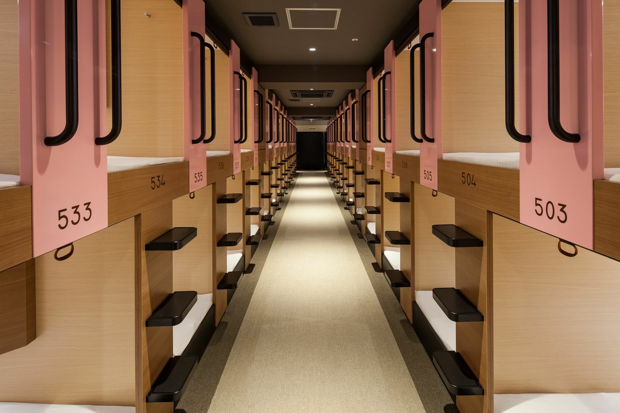 Y'S Cabin Osaka Namba Екстериор снимка