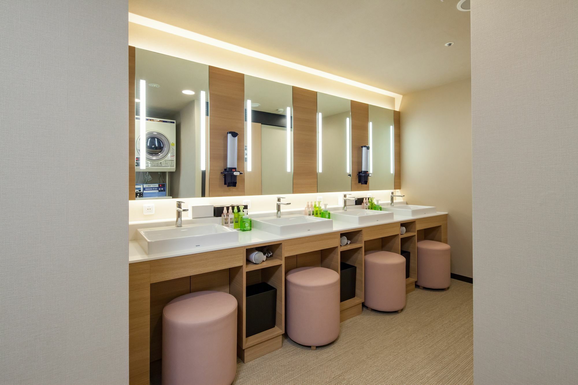 Y'S Cabin Osaka Namba Екстериор снимка